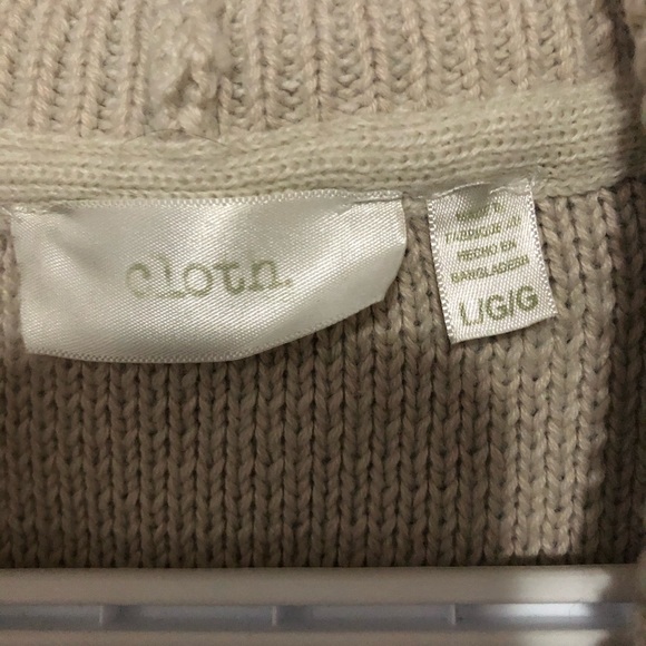 3/$33-CLOTH shrug. - Picture 4 of 4